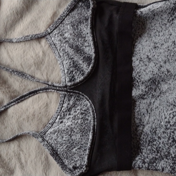 LULULEMON TOP EUC - Picture 6 of 8